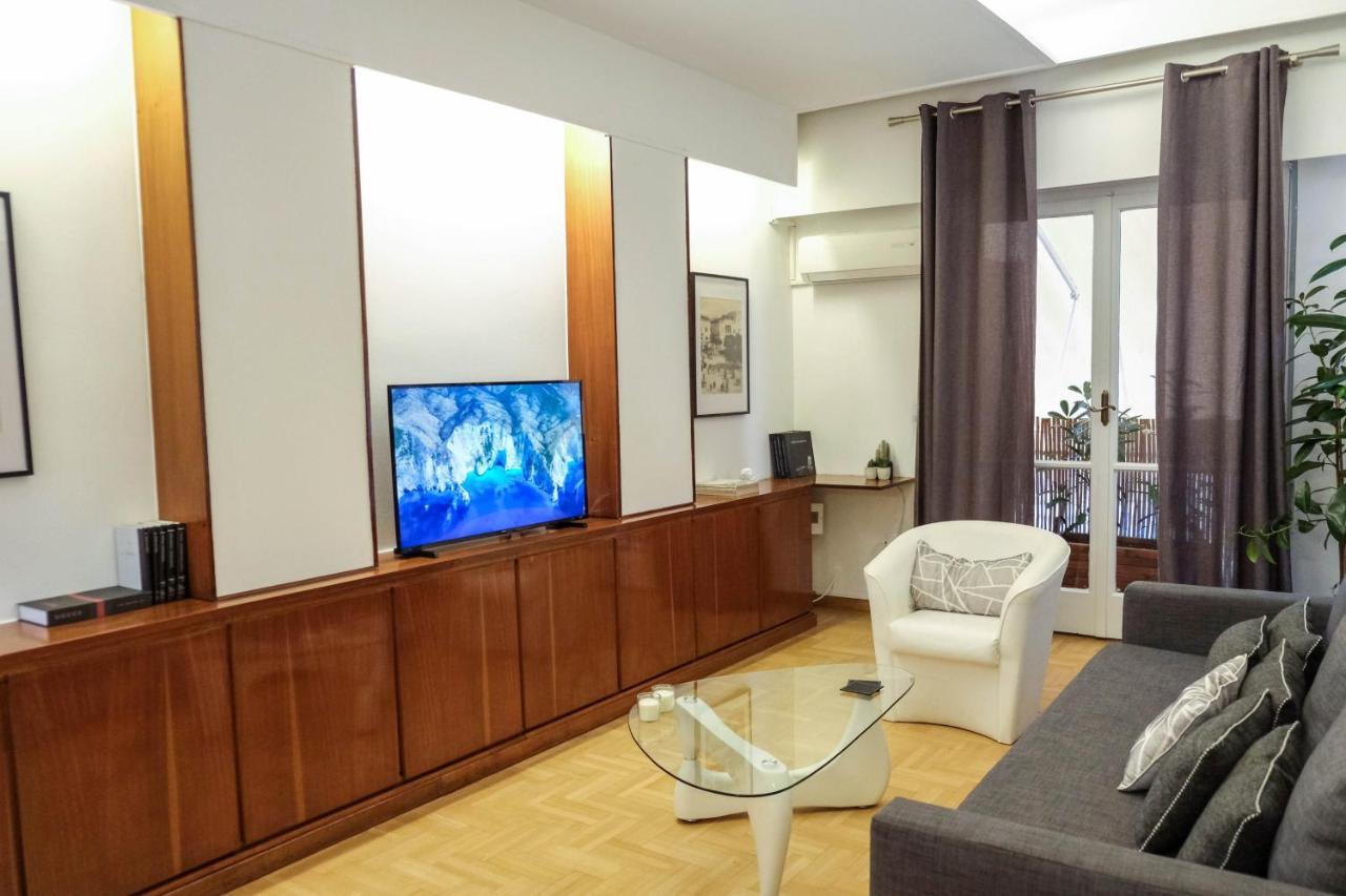 Quiet City Center Apt On A Pedestrian Street Афины Экстерьер фото