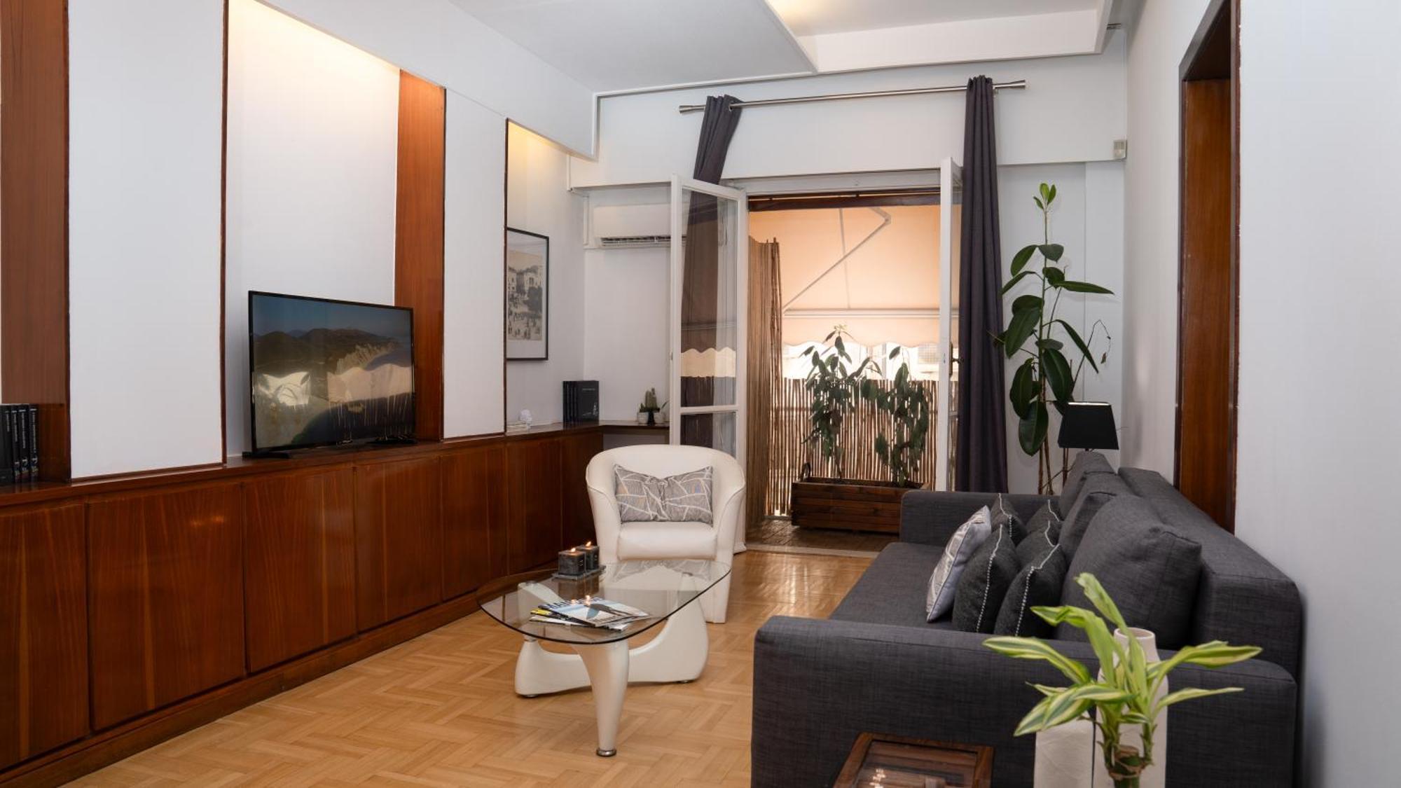 Quiet City Center Apt On A Pedestrian Street Афины Экстерьер фото